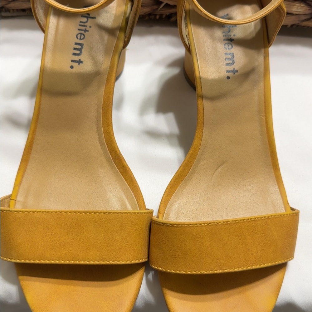 White Mountain Women's Mustard Sandals